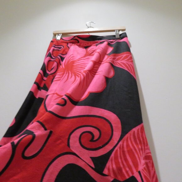 VINTAGE FUMI'S ORIGINALS HONOLULU Hawaiian Floral Maxi Skirt in Pink Purple - Picture 10 of 15